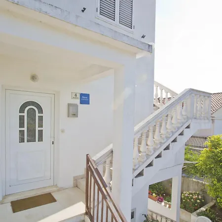 Sea View, Modern & Spacious Apartment Apartman *