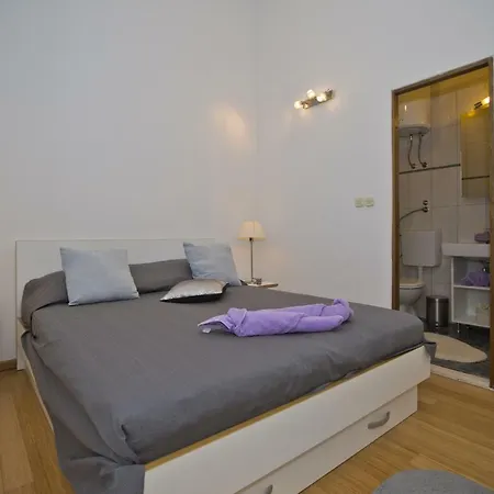 Sea View, Modern & Spacious Apartment Apartman *