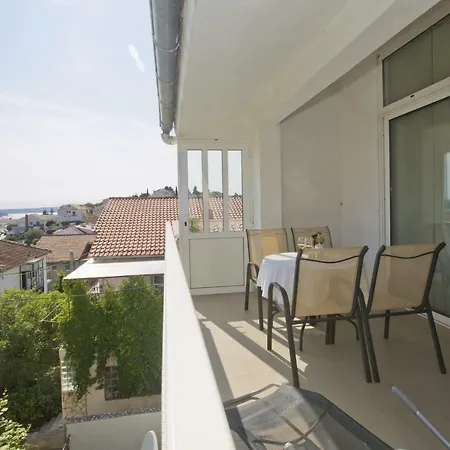 Sea View, Modern & Spacious Apartment * Hvar Town