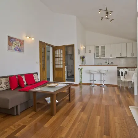 Sea View, Modern & Spacious Apartment * Hvar Town