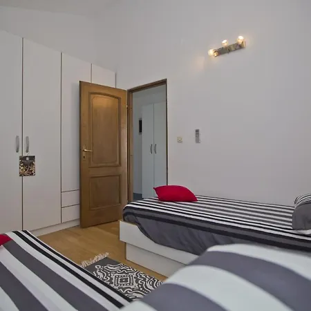 Sea View, Modern & Spacious Apartment