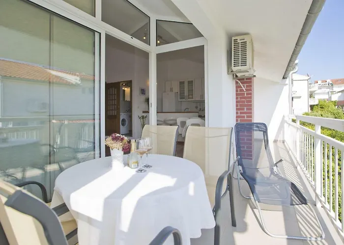 Apartmán Sea View, Modern & Spacious *