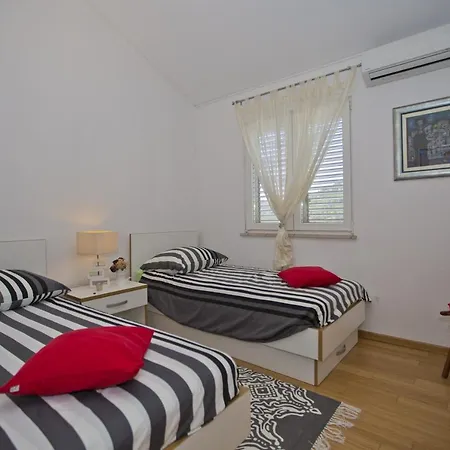 شقة Sea View, Modern & Spacious Apartment *