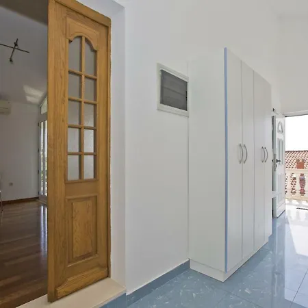 Sea View, Modern & Spacious Apartment * هفار